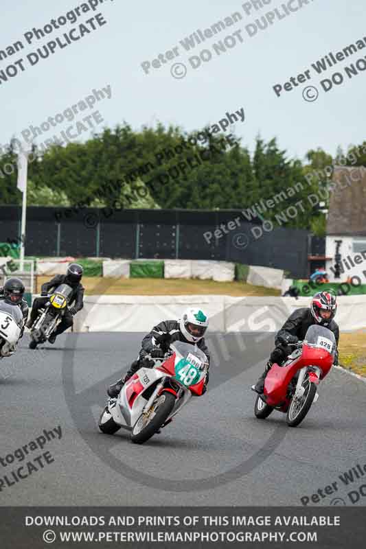 Vintage motorcycle club;eventdigitalimages;mallory park;mallory park trackday photographs;no limits trackdays;peter wileman photography;trackday digital images;trackday photos;vmcc festival 1000 bikes photographs